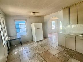 312 N Retta Street , Fort Worth Texas 76111