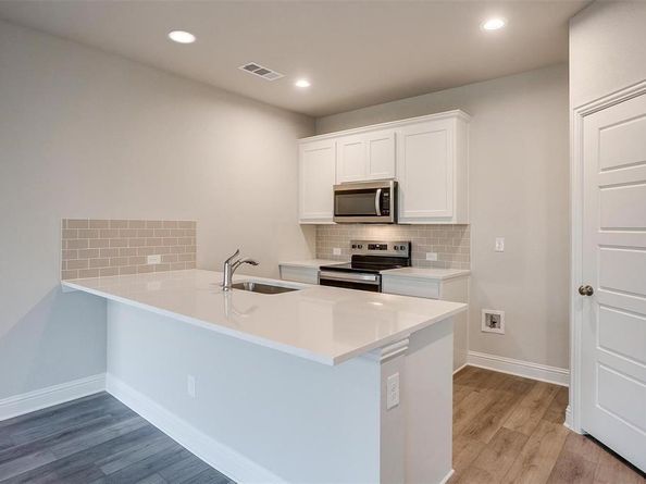 6911  Yellow Hammer Way , Arlington Texas 76001