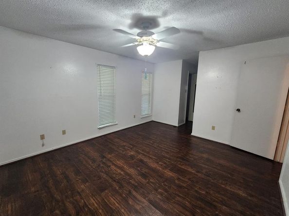 823  Marigold Drive , Cedar Hill Texas 75104