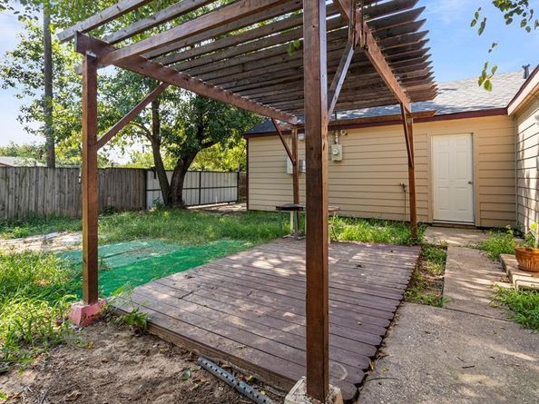 516  Esterine Road , Dallas Texas 75217