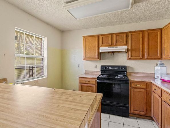 516  Esterine Road , Dallas Texas 75217