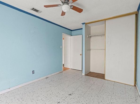 516  Esterine Road , Dallas Texas 75217