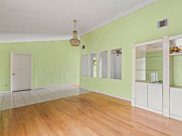 516  Esterine Road , Dallas Texas 75217