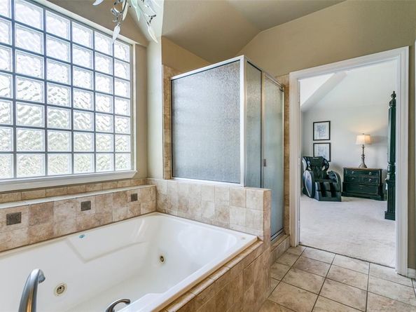 541  Austin Oaks Drive , Grapevine Texas 76051