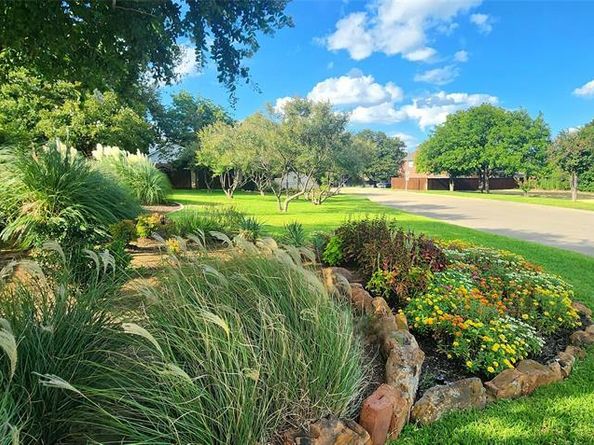 541  Austin Oaks Drive , Grapevine Texas 76051