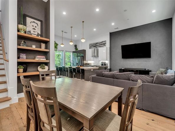 4208  Live Oak Street  104, Dallas Texas 75204