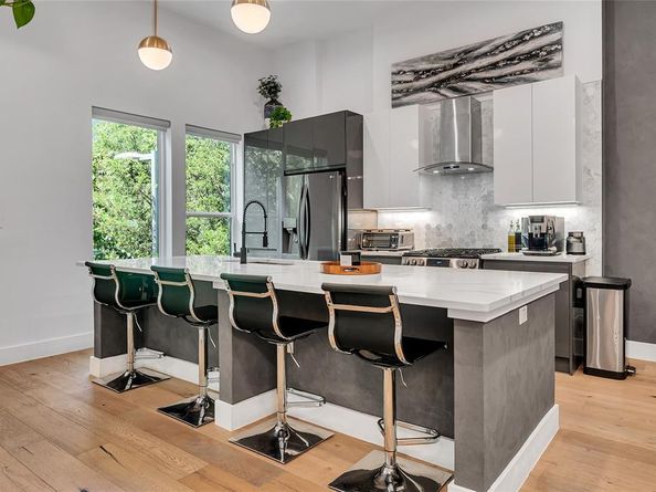 4208  Live Oak Street  104, Dallas Texas 75204