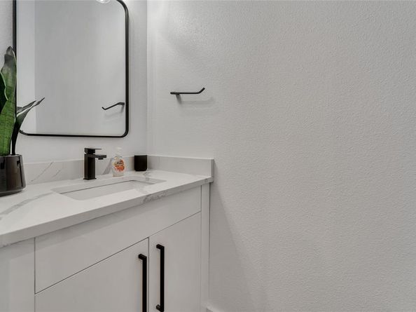 4208  Live Oak Street  104, Dallas Texas 75204