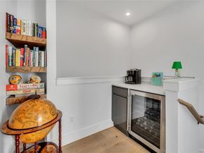 4208  Live Oak Street  104, Dallas Texas 75204