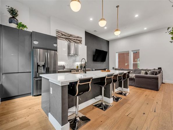4208  Live Oak Street  104, Dallas Texas 75204