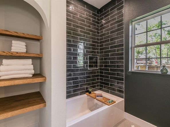 1140  Cedar Hill Avenue , Dallas Texas 75208