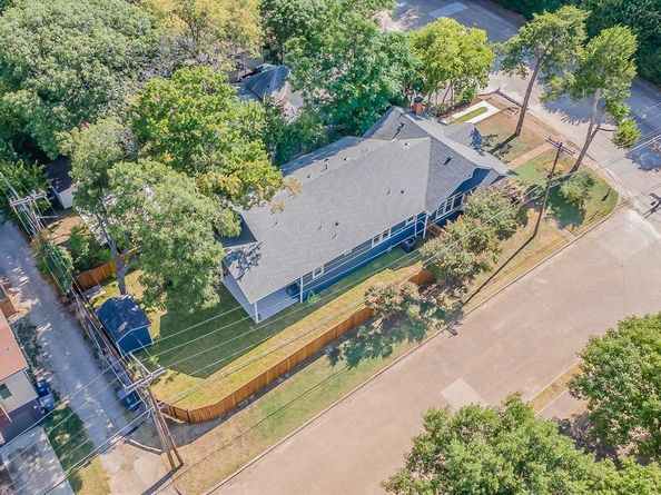 1140  Cedar Hill Avenue , Dallas Texas 75208