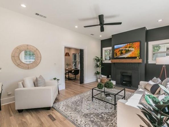 1140  Cedar Hill Avenue , Dallas Texas 75208