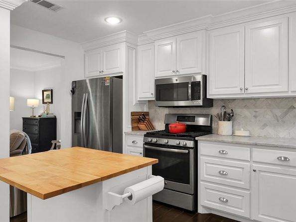 10132  Baronne Circle , Dallas Texas 75218