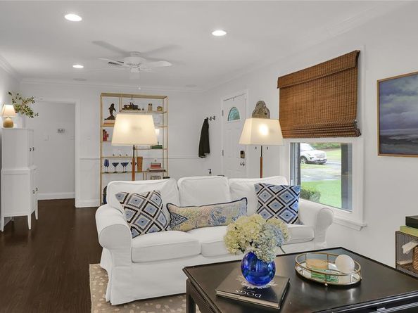 10132  Baronne Circle , Dallas Texas 75218