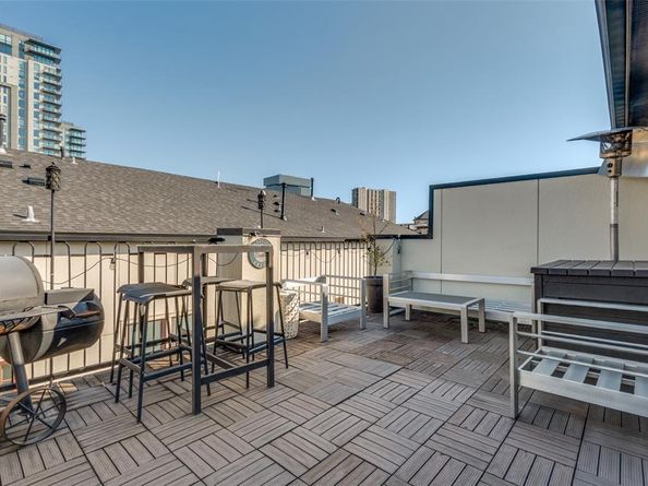 2171  Helsminster Drive , Dallas Texas 75201