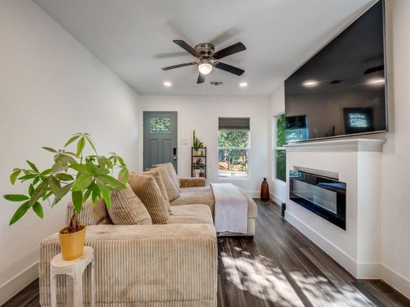 3027  Southland Street , Dallas Texas 75215