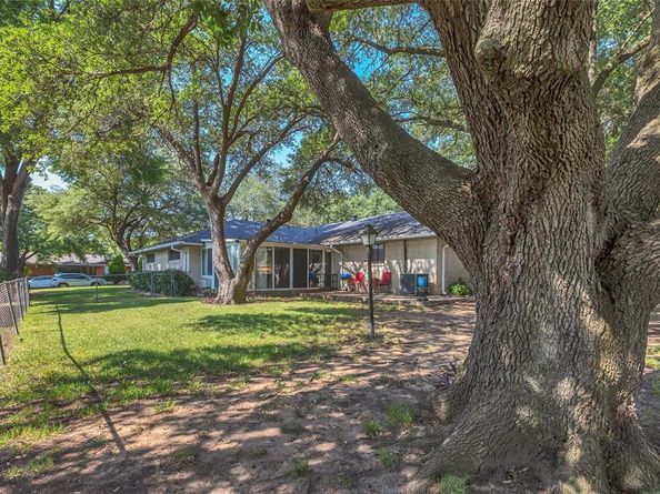 827  Green Hill Road , Dallas Texas 75232
