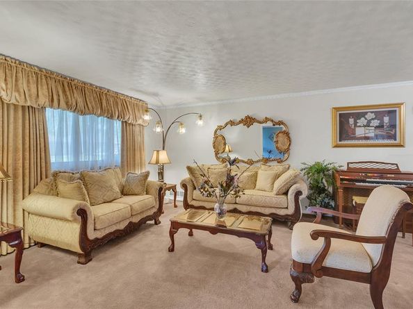 827  Green Hill Road , Dallas Texas 75232