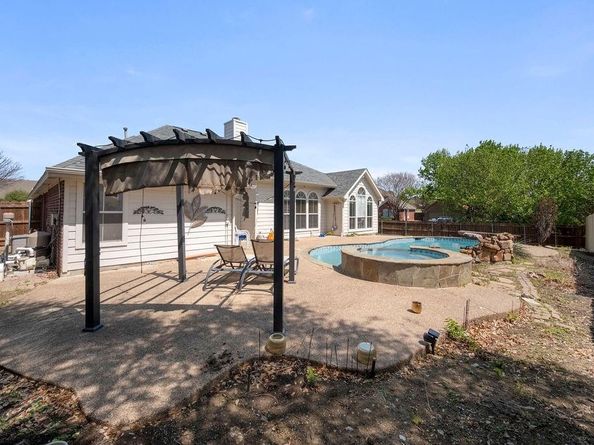 2112  Perry Drive , Mansfield Texas 76063