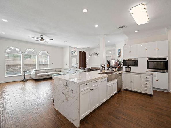 2112  Perry Drive , Mansfield Texas 76063