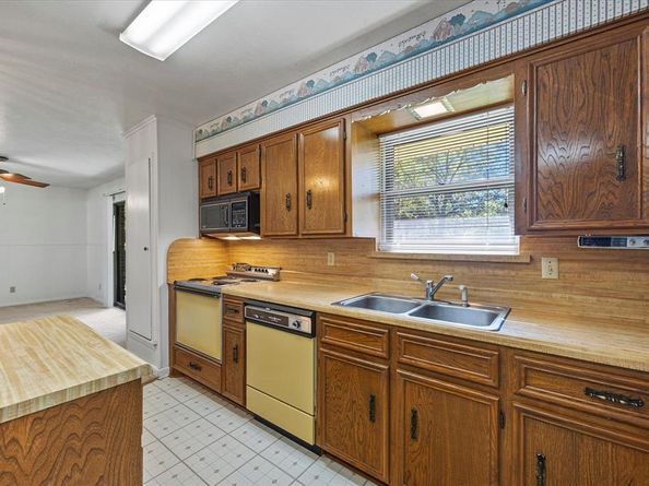 11114  Quail Run Street , Dallas Texas 75238