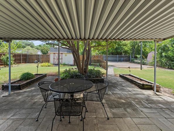 11114  Quail Run Street , Dallas Texas 75238