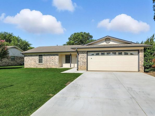 1028  Bryant Street , Benbrook Texas 76126