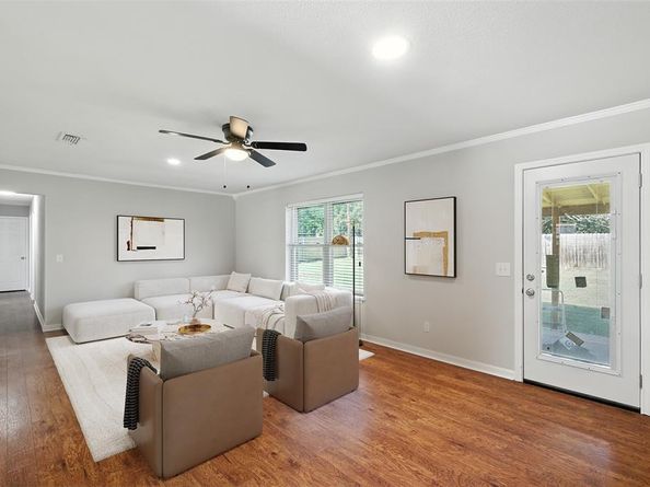 1028  Bryant Street , Benbrook Texas 76126