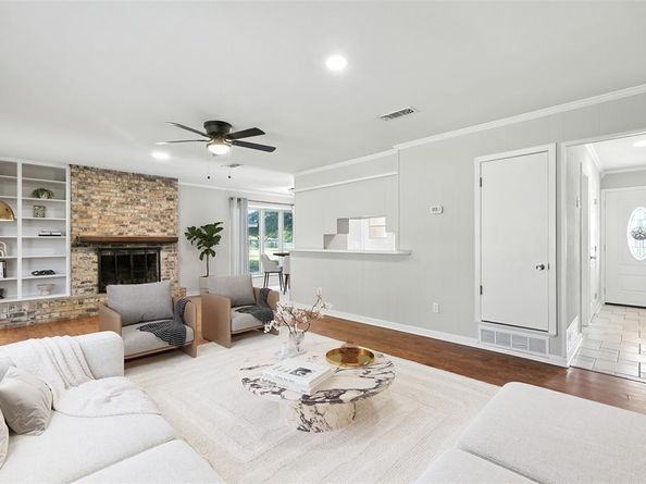 1028  Bryant Street , Benbrook Texas 76126