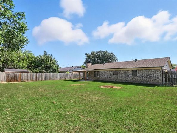 1028  Bryant Street , Benbrook Texas 76126