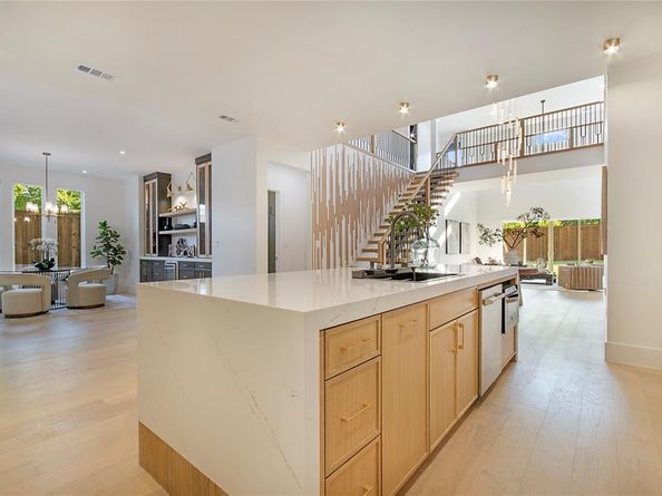 10330  Bel Aire Drive , Dallas Texas 75218