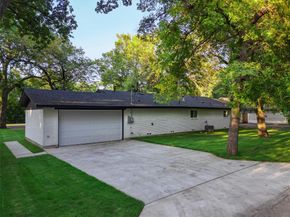 2838 W Kiest Boulevard , Dallas Texas 75233