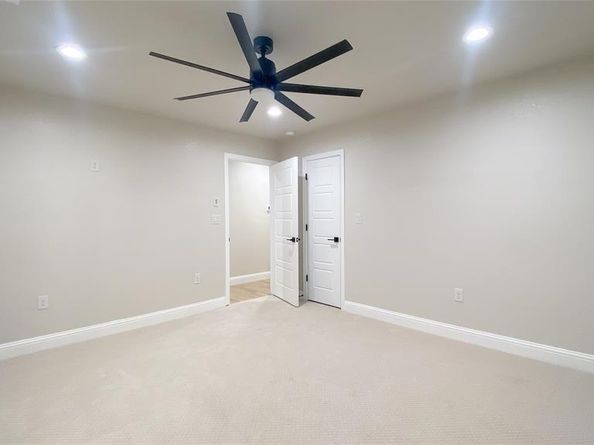 2838 W Kiest Boulevard , Dallas Texas 75233