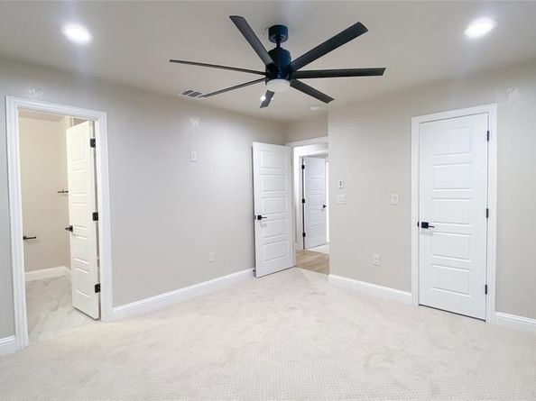 2838 W Kiest Boulevard , Dallas Texas 75233