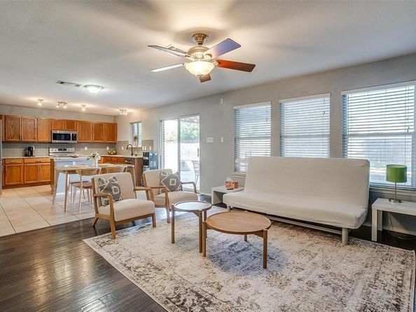 1303  Red Deer Way , Arlington Texas 76002