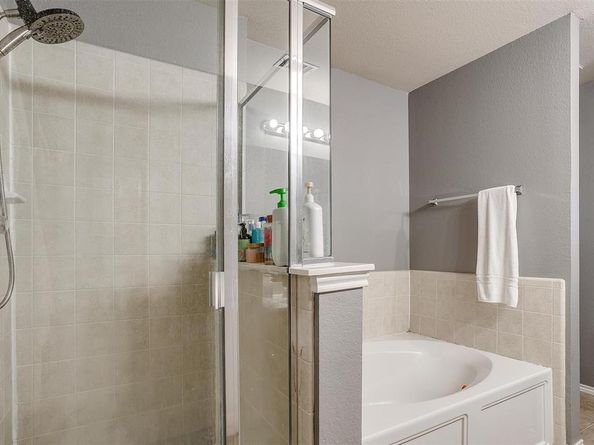 1303  Red Deer Way , Arlington Texas 76002