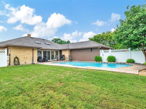 1209  Serenade Lane , Richardson Texas 75081