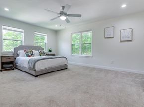 1000  Cameron Avenue , Dallas Texas 75223
