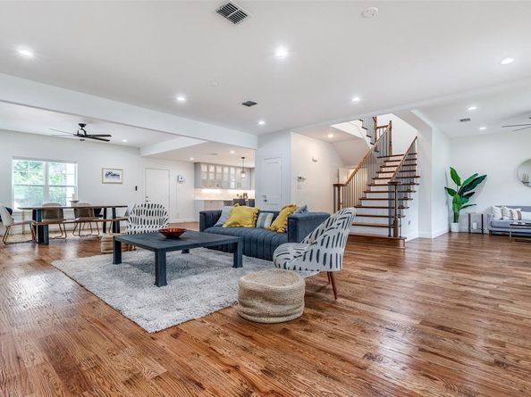1000  Cameron Avenue , Dallas Texas 75223