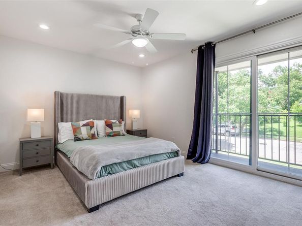 1000  Cameron Avenue , Dallas Texas 75223