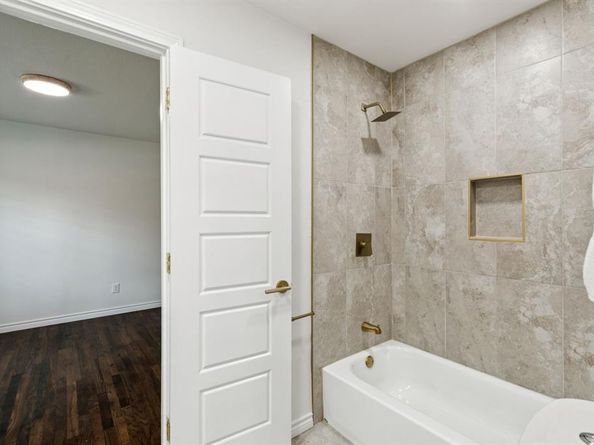 5509  Enchanted Lane , Dallas Texas 75227