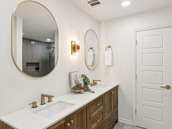 5509  Enchanted Lane , Dallas Texas 75227