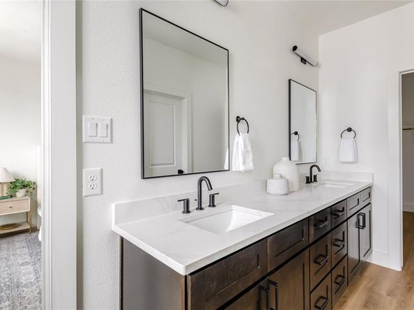 13325  Bee Street  302, Farmers Branch Texas 75234