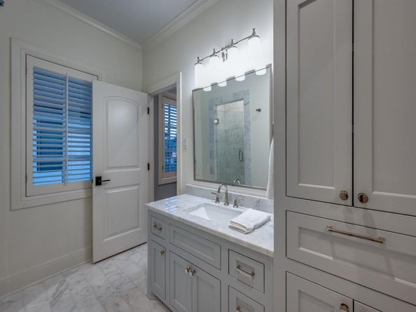6510  Northwood Road , Dallas Texas 75225