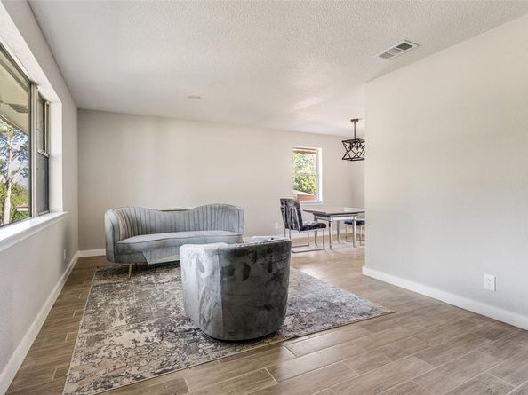 1287  Whispering Trail , Dallas Texas 75241