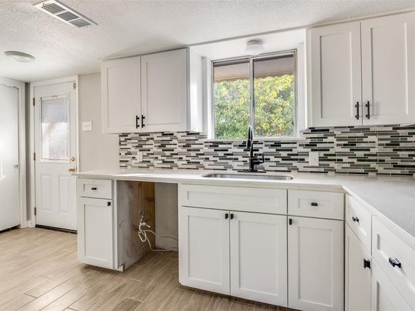 1287  Whispering Trail , Dallas Texas 75241