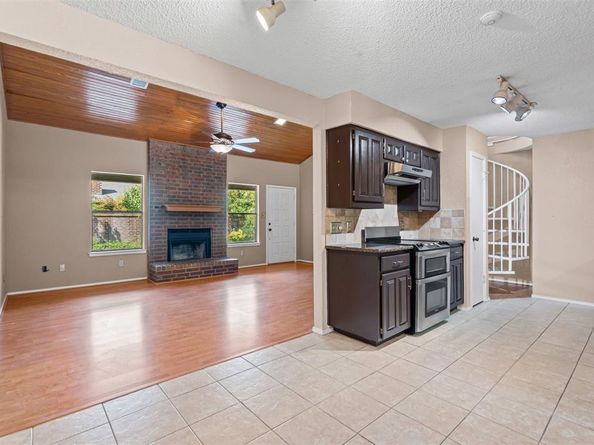 1125  Forest Creek Street , Benbrook Texas 76126