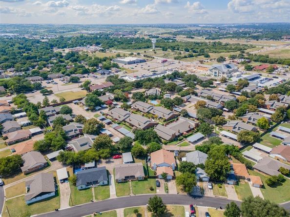 1125  Forest Creek Street , Benbrook Texas 76126