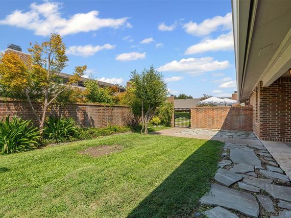 1125  Forest Creek Street , Benbrook Texas 76126